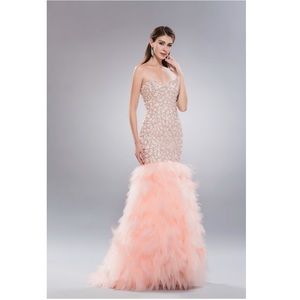 🆕NWT PROM BRIDESMAIDS Sleeveless Embellished Gown